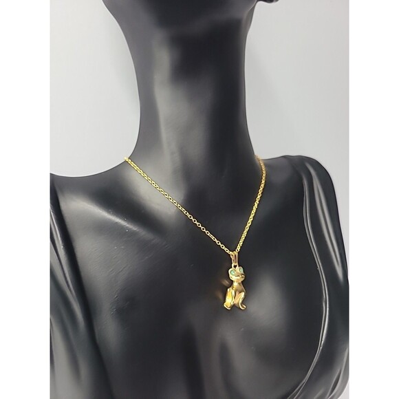 Vintage Gold Tone Frog Pendant Necklace with Green Stone Eyes Whimsical Animal - Picture 7 of 15